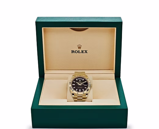 Rolex Day-Date 40 Yellow Gold Black Baguette Diamond Dial 7